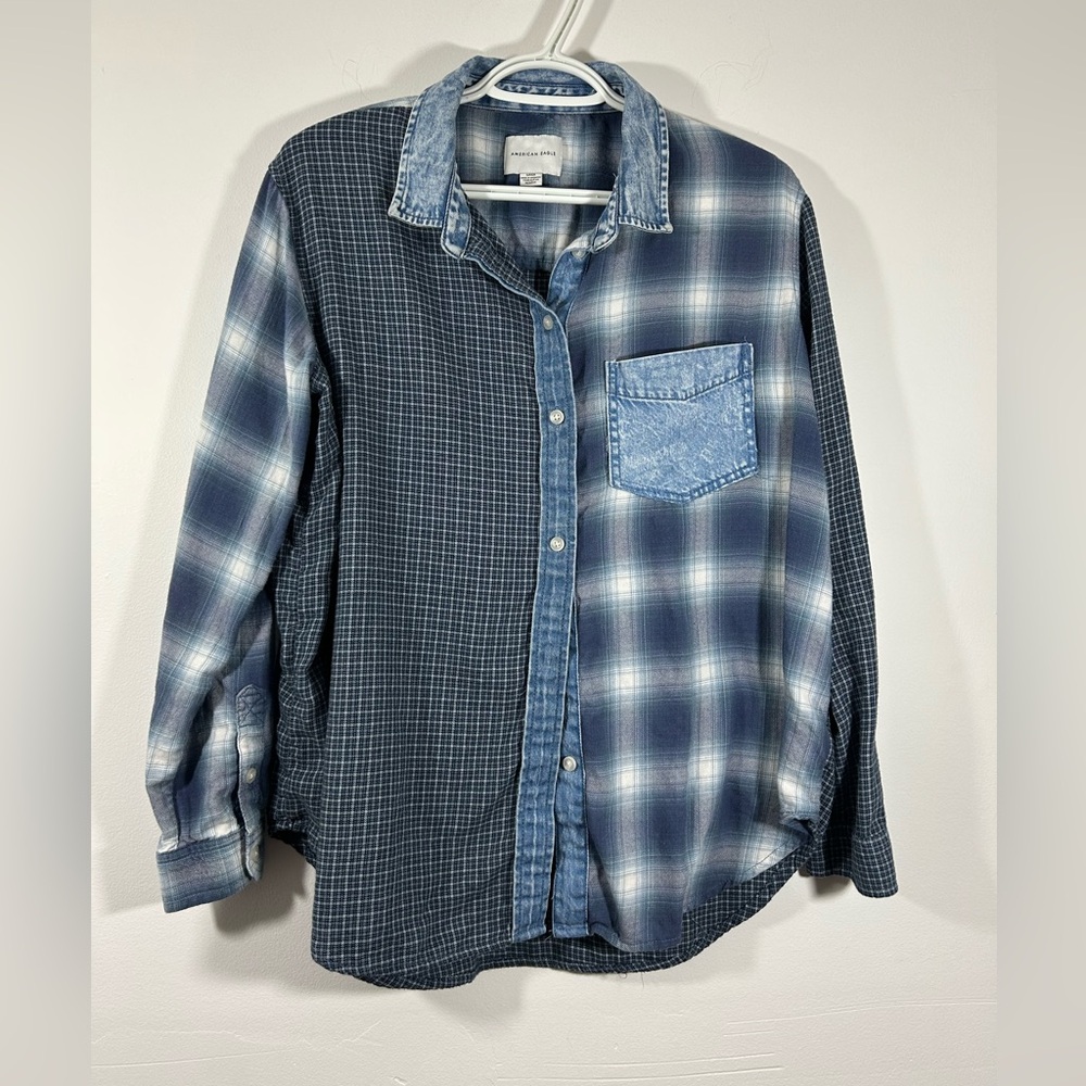 Women’s American Eagle Blue Plaid Shirt
